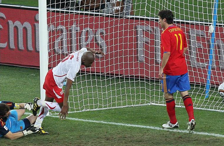 Gelson Fernandes scores Switzerland's goal in the 1-0 win over Spain