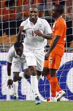Jermain Defoe scored twice in England's 2-2 draw against the Netherlands in Amersterdam, August 2009