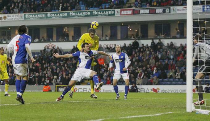 Peter Crouch scored both Spurs goals in the 2-0 win at Blackburn