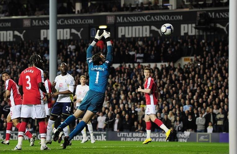 Danny Rose scores Spurs 2-1 Arsenal 14th April 2010
