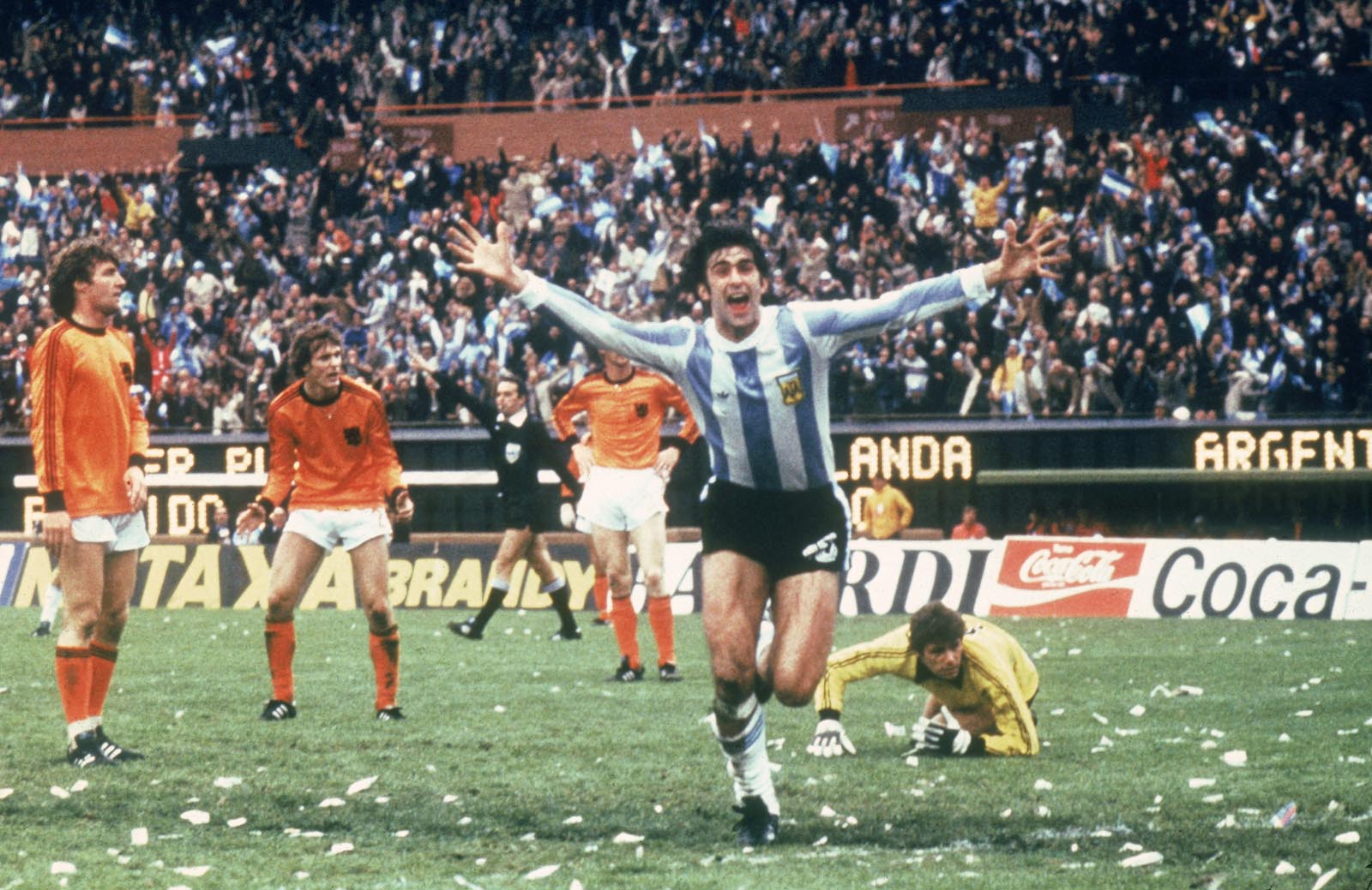 Argentina's Mario Kempes scores in the 1978 FIFA World Cup Final against the Netherlands