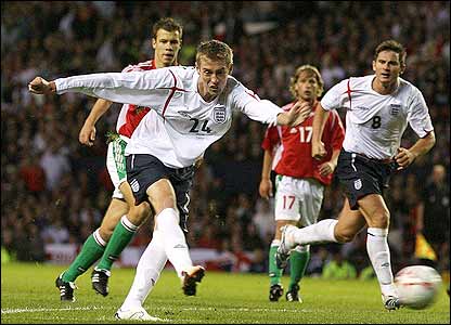 Peter Crouch scores England's third goal in the 3-1 win over Hungary, May 2006