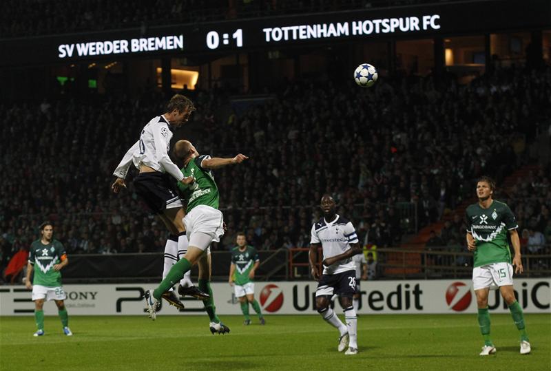 Peter Crouch scores Tottenham Hotspur's second goal against Werder Bremen