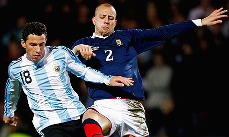 Alan Hutton for Scotland against Argentina
