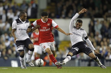 Sandro with Wilson Palacios against Arsenal