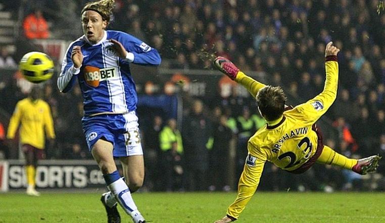 Action from Wigan Athletic 2-2 Arsenal, December 2010