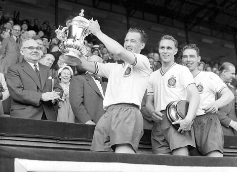 Nat Lofthouse lifts the FA Cup in 1958