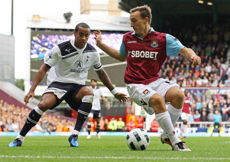 Tom Huddlestone in action for Tottenham Hotspur against West Ham United, September 2010