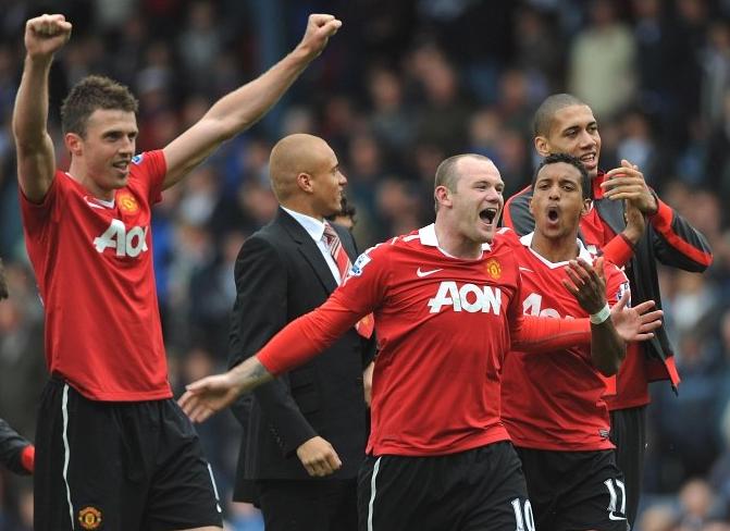 Manchester United celebrate their 19th Top Flight League Title after a 1-1 draw at Blackburn Rovers