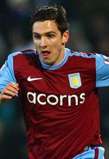 Stewart Downing transferred from Aston Villa to Liverpool