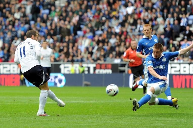 Rafael van der Vaart scores against Wigan, September 2011