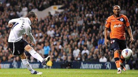 Rafael van der Vaart scores during Spurs 3-1 QPR, October 2011