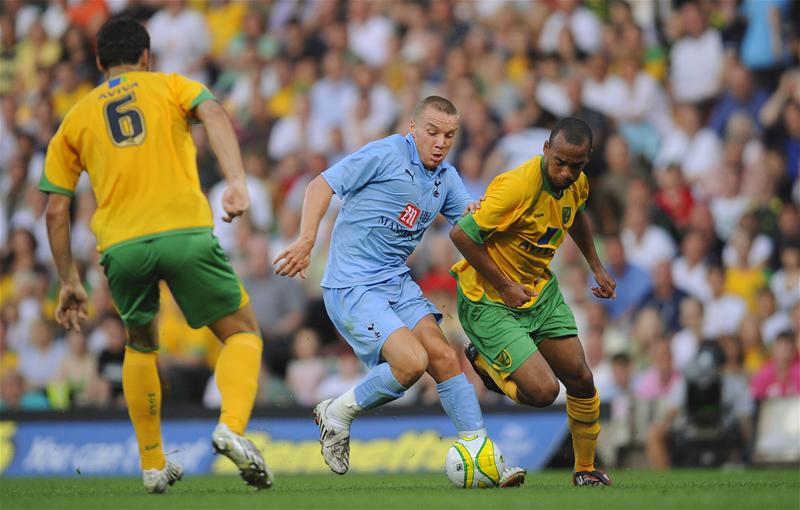 Jamie O'Hara in action for Spurs against Norwich, July 2008