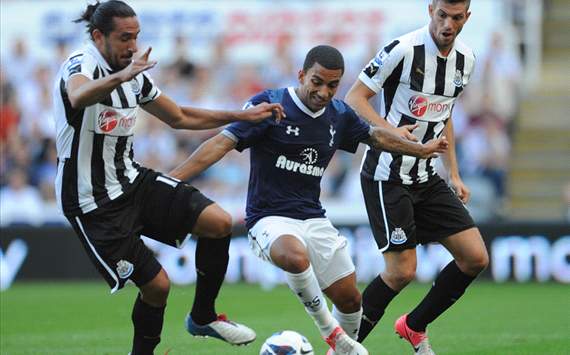 Aaron Lennon in action against Newcastle