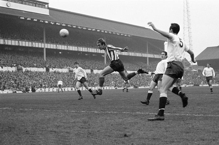 Southampton✧s Ron Davies in action against Spurs at White Hart Lane