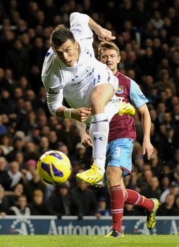 Gareth Bale scores for Spurs v West Ham, November 2012