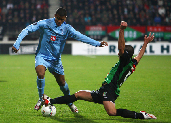 Fraizer Campbell in UEFA Cup action for Spurs