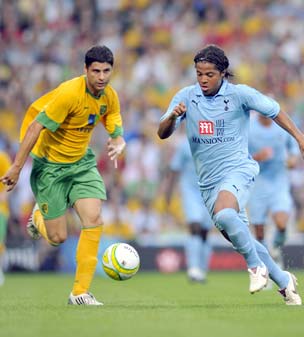 Giovani Dos Santos in pre-season action against Norwich City
