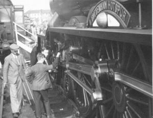 LNER B17/4 locomotive "Tottenham Hotspur"